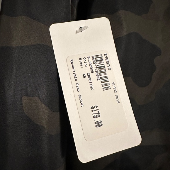 Evereve Reversible Camo Bomber Jacket – XS (Fits XS–S) – $179 MSRP – Thumbholes! - Picture 6 of 6